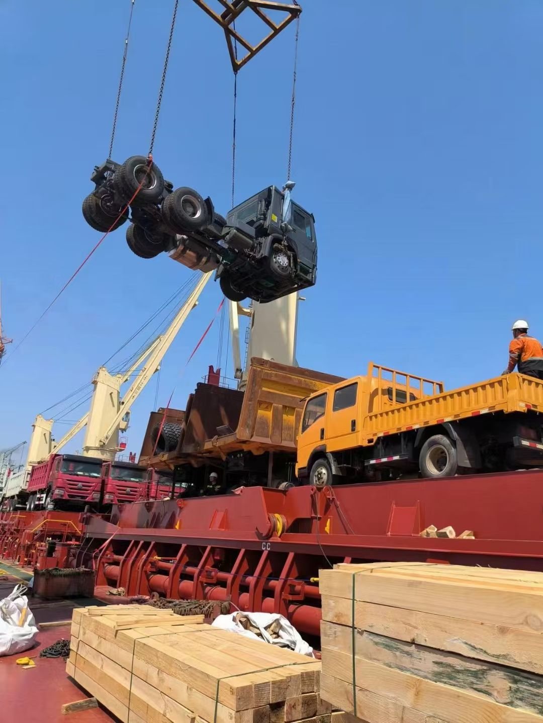 Truck heads lifted on board — China to Jeddah service